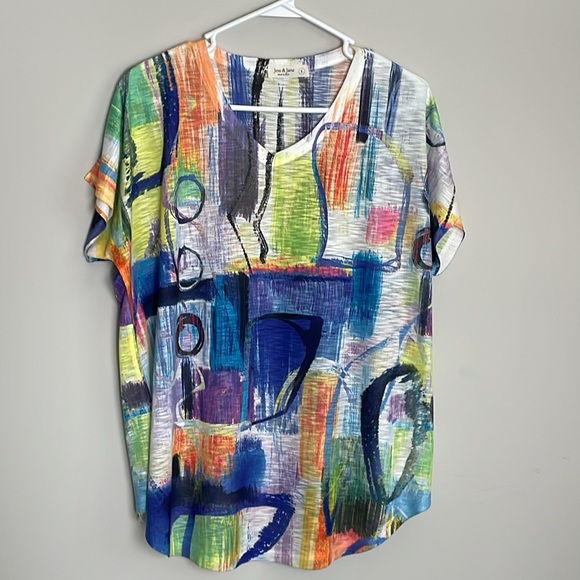 Jess & Jane Multi-Color Burnout Abstract Paint Print V-Neck round hem Tee- Large - Picture 1 of 9